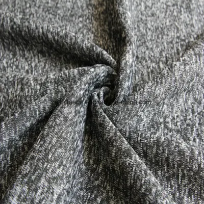 Tessuto a maglia con filo tinto grigio ad ago grosso